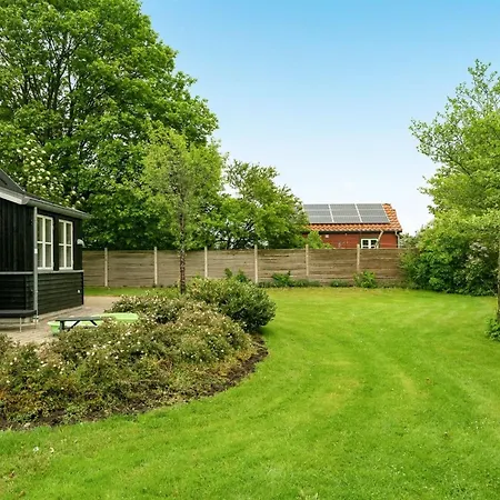 Vakantiehuis Gullan - 75m From The Sea By Interhome