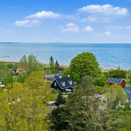 Gullan - 75m From The Sea By Interhome *