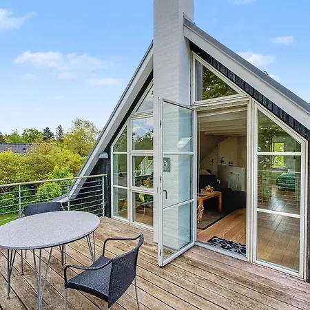 Gullan - 75m From The Sea By Interhome *