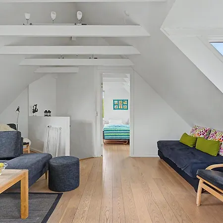 Gullan - 75m From The Sea By Interhome