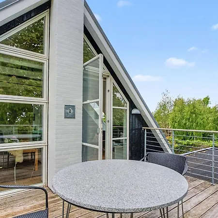 Gullan - 75m From The Sea By Interhome *